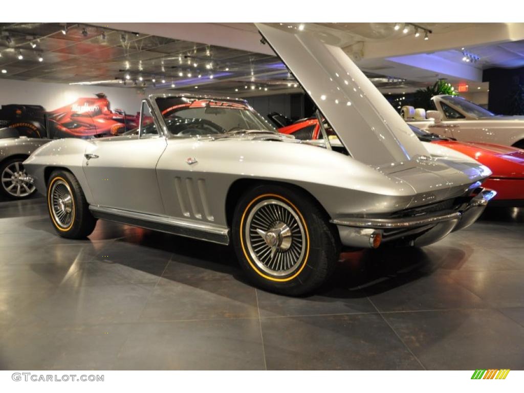 1966 Corvette Sting Ray Convertible - Silver Pearl / Silver photo #16