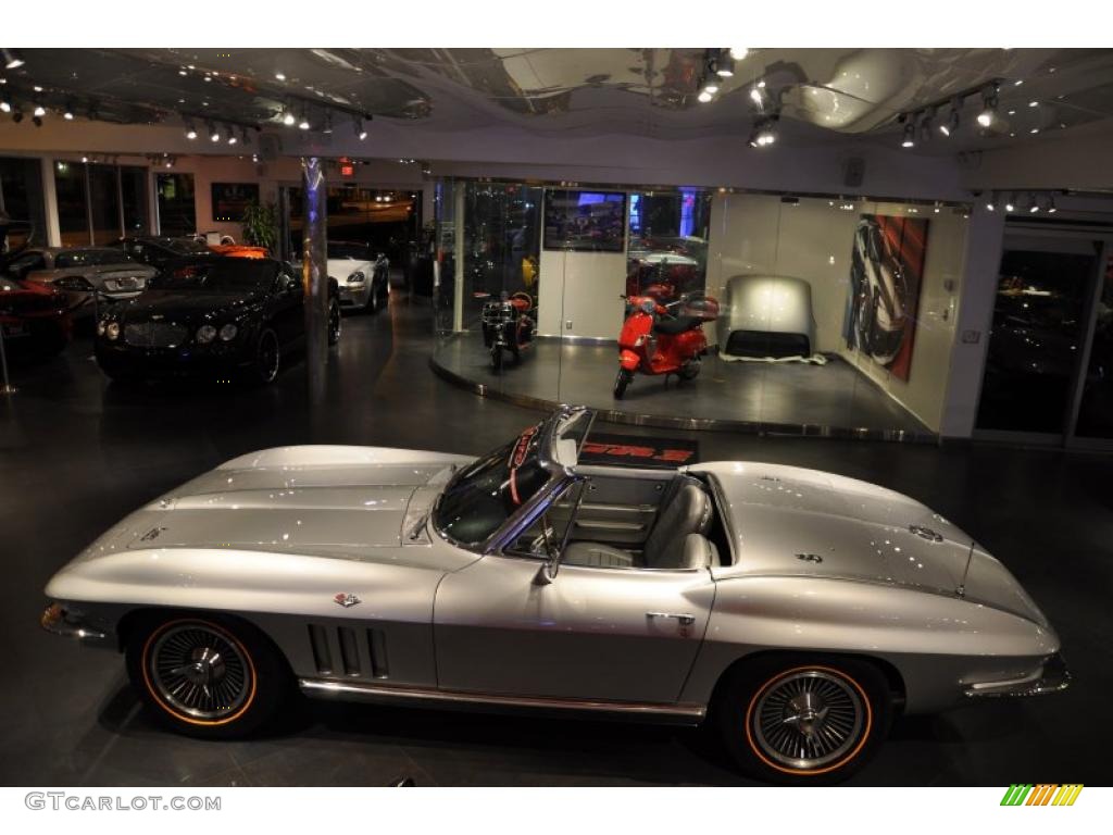 1966 Corvette Sting Ray Convertible - Silver Pearl / Silver photo #22