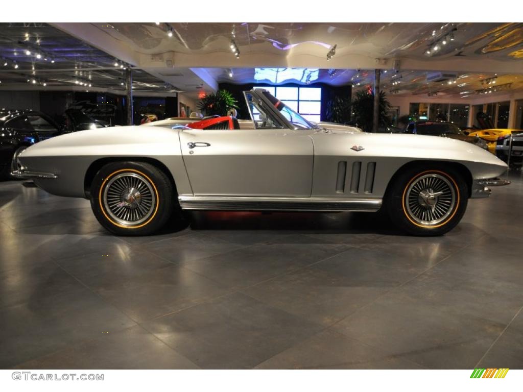 1966 Corvette Sting Ray Convertible - Silver Pearl / Silver photo #24