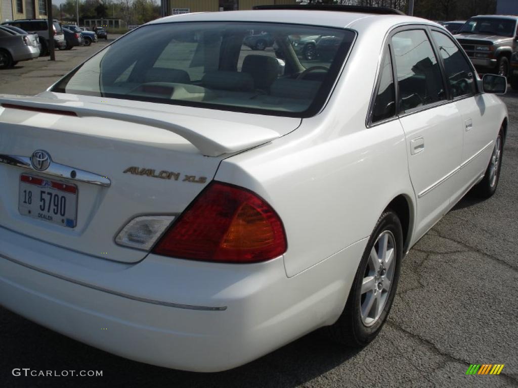 2002 Avalon XLS - Diamond White Pearl / Taupe photo #5