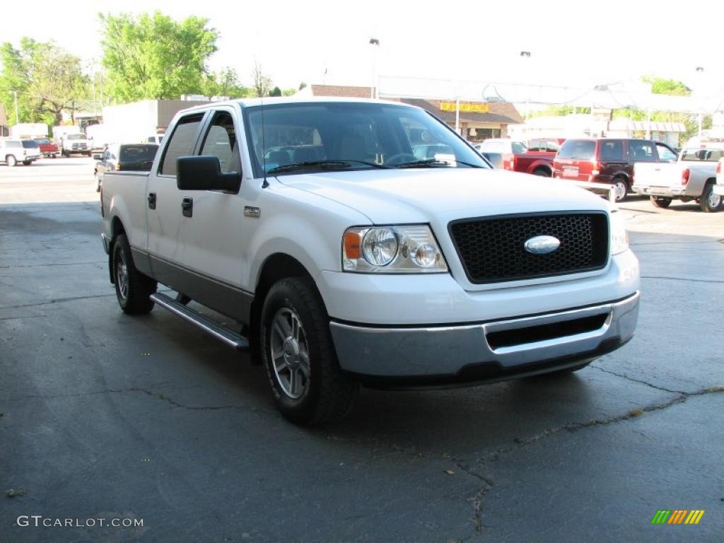 2006 F150 XLT SuperCrew - Oxford White / Tan photo #4