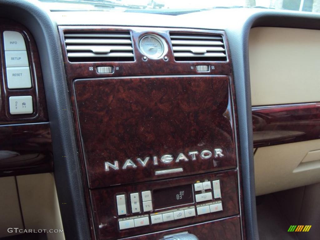 2006 Navigator Ultimate - Cashmere Tri-Coat / Camel photo #21