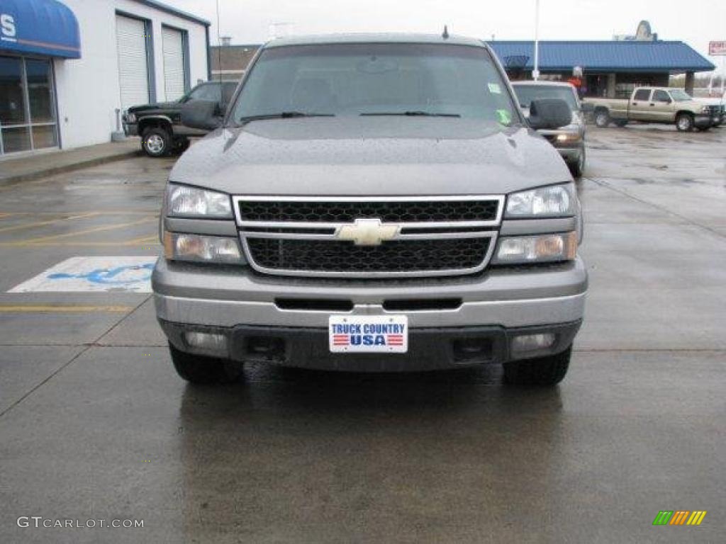 2007 Silverado 1500 Classic LT  Z71 Crew Cab 4x4 - Graystone Metallic / Dark Charcoal photo #9