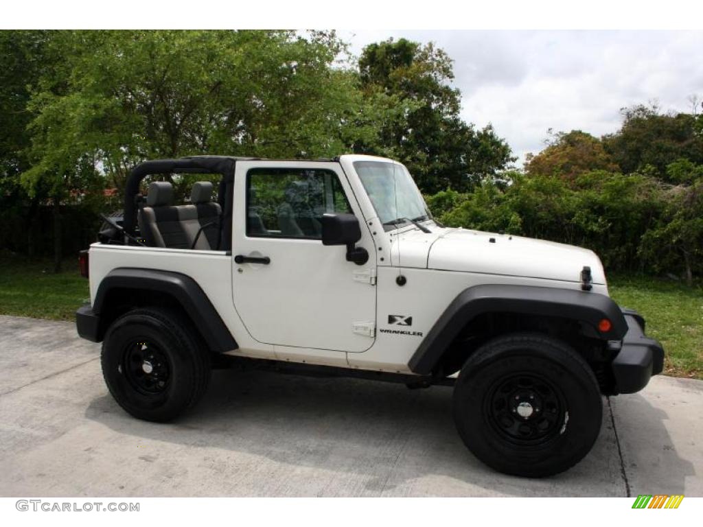 2007 Wrangler X 4x4 - Stone White / Dark Slate Gray/Medium Slate Gray photo #12