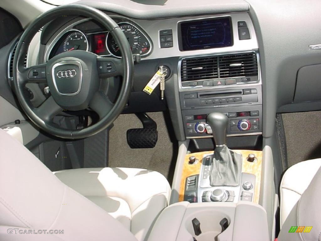 2007 Q7 3.6 Premium quattro - Sycamore Green Metallic / Limestone Grey photo #18