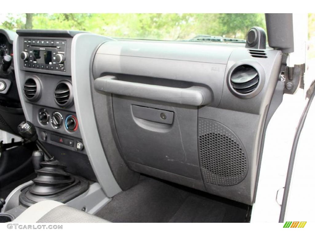 2007 Wrangler X 4x4 - Stone White / Dark Slate Gray/Medium Slate Gray photo #64