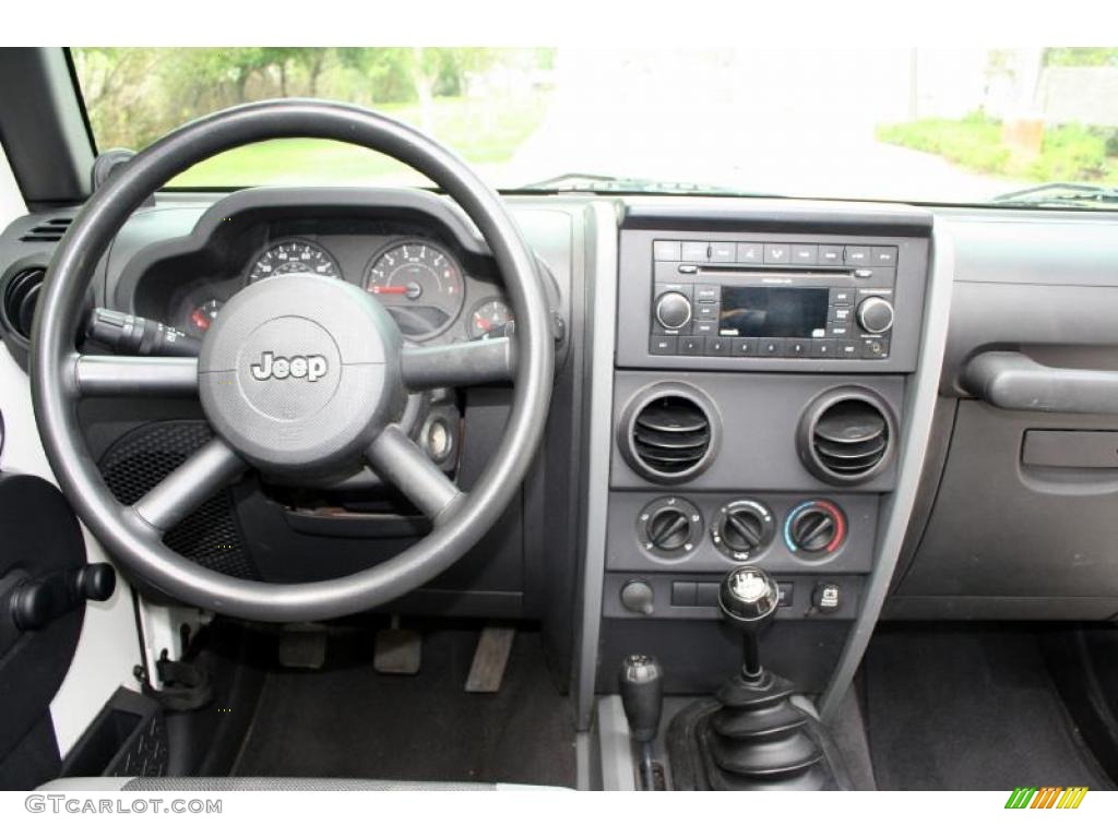 2007 Wrangler X 4x4 - Stone White / Dark Slate Gray/Medium Slate Gray photo #65