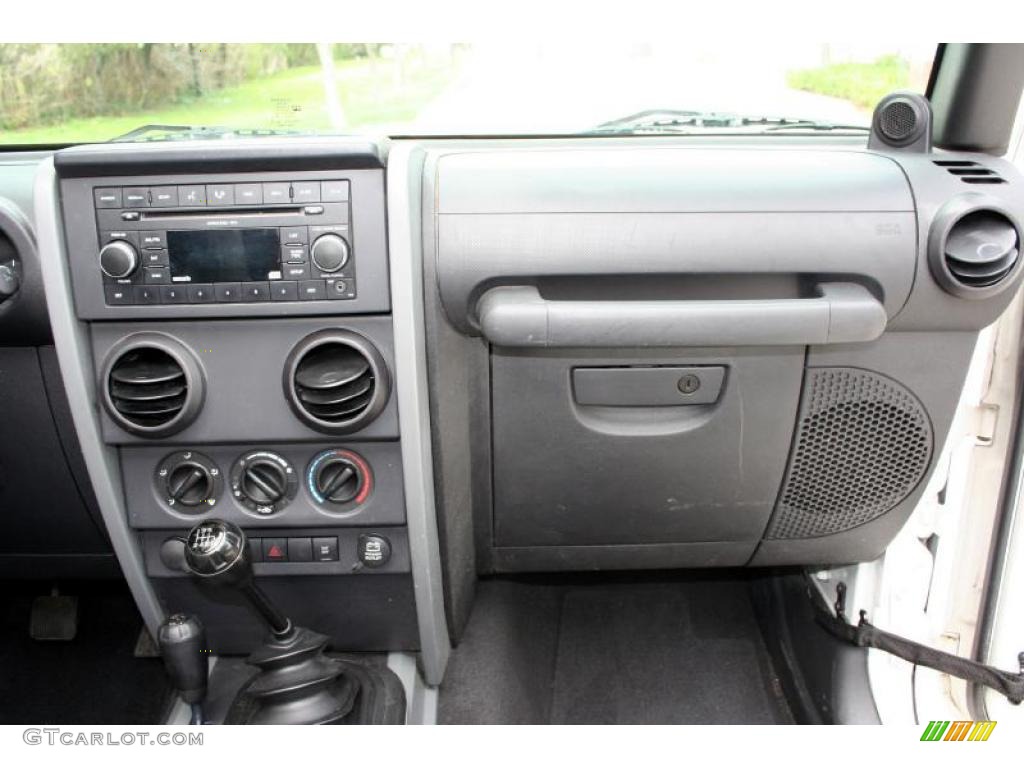 2007 Wrangler X 4x4 - Stone White / Dark Slate Gray/Medium Slate Gray photo #66