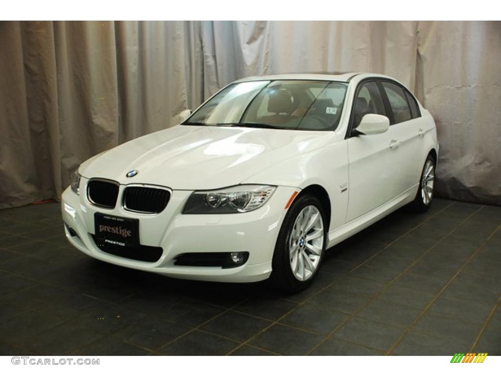 2010 3 Series 328i xDrive Sedan - Alpine White / Chestnut Brown Dakota Leather photo #1