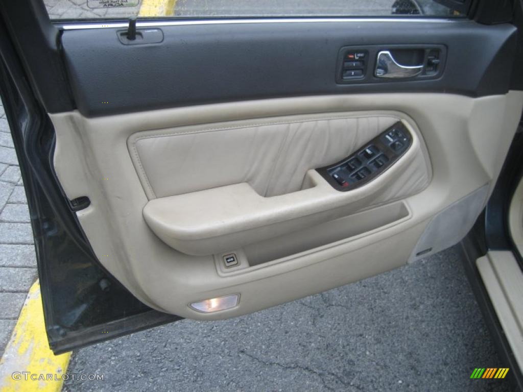 1993 Legend L Sedan - Canterbury Green Metallic / Ivory photo #20