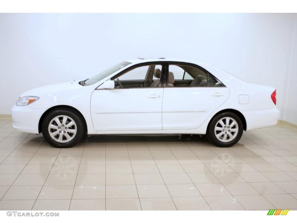 2002 Camry XLE - Super White / Taupe photo #4