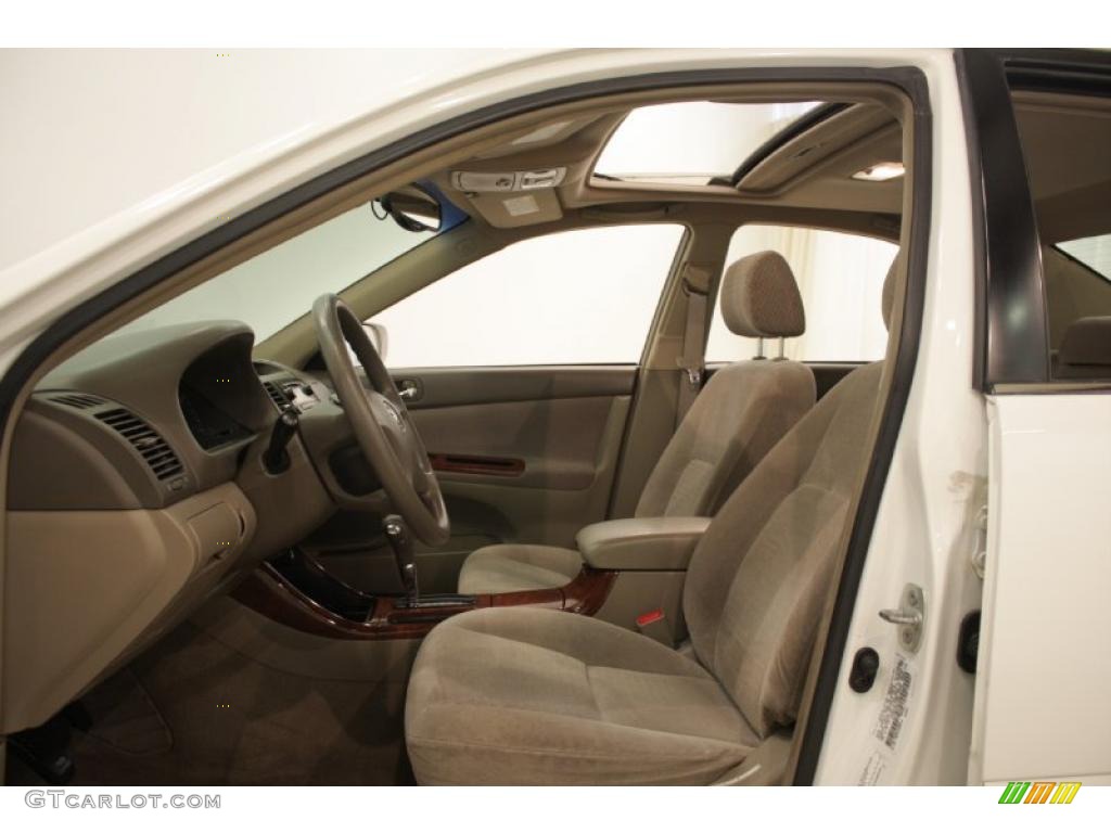 2002 Camry XLE - Super White / Taupe photo #10