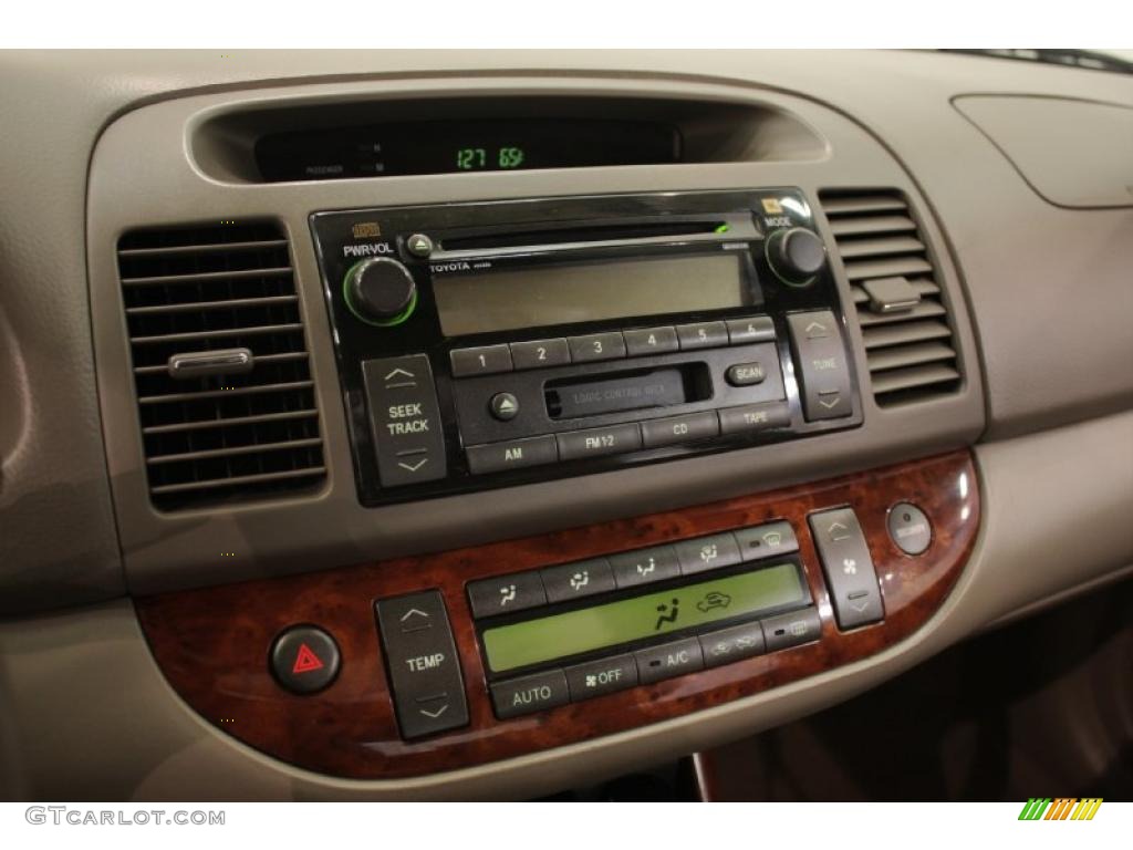2002 Camry XLE - Super White / Taupe photo #15