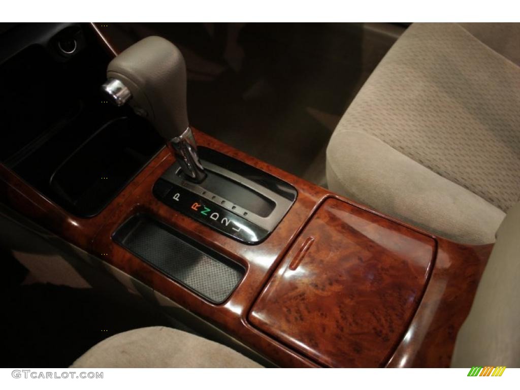 2002 Camry XLE - Super White / Taupe photo #16