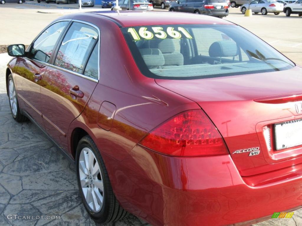 2007 Accord SE V6 Sedan - Moroccan Red Pearl / Gray photo #7