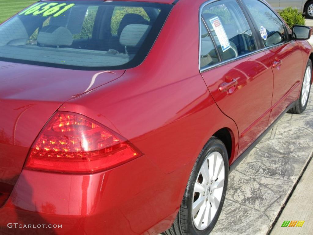 2007 Accord SE V6 Sedan - Moroccan Red Pearl / Gray photo #8