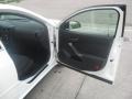 Ivory White - G6 V6 Sedan Photo No. 16