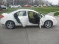 Ivory White - G6 V6 Sedan Photo No. 18