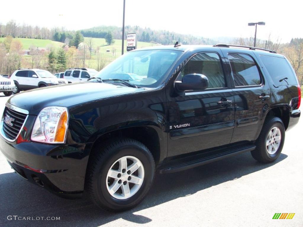 2007 Yukon SLE 4x4 - Onyx Black / Cocoa/Light Cashmere photo #1