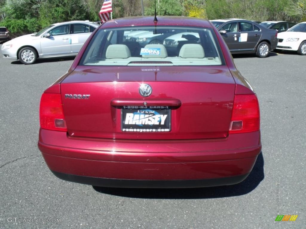 2001 Passat GLS Sedan - Colorado Red Pearl / Beige photo #4