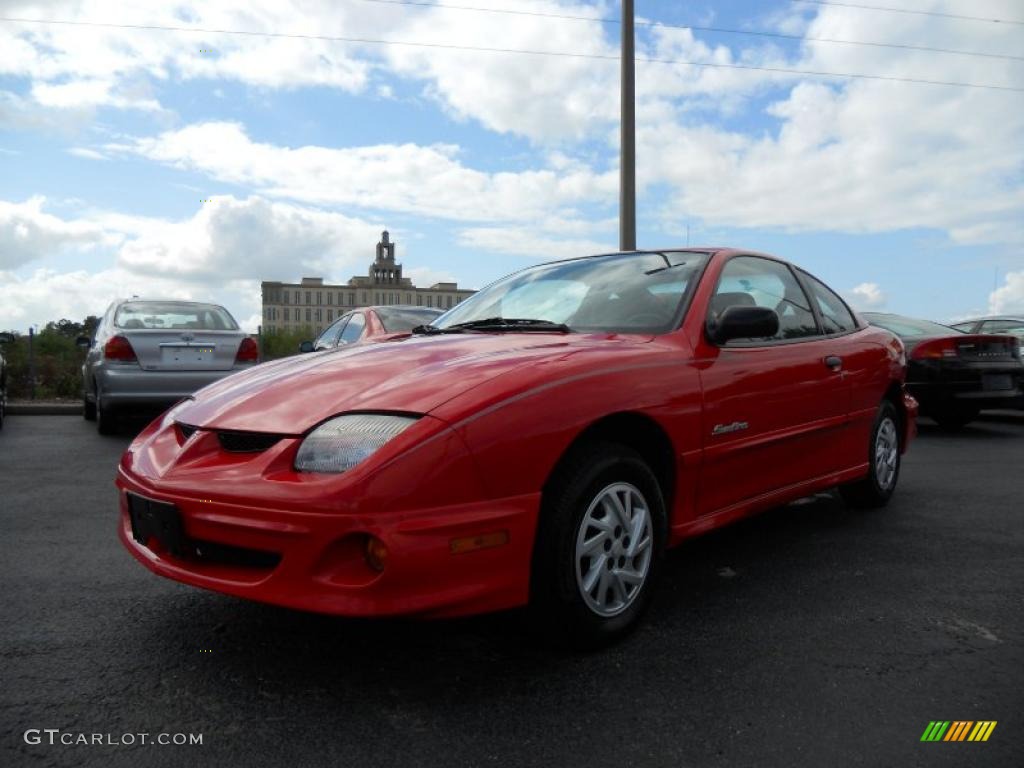 2000 Sunfire SE Coupe - Bright Red / Graphite photo #1