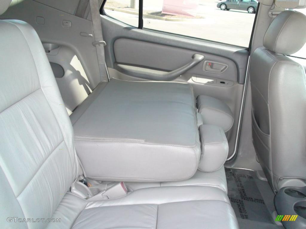 2007 Sequoia SR5 - Super White / Light Charcoal photo #35