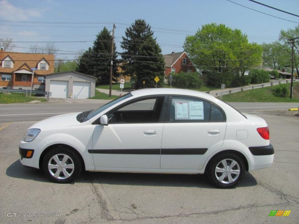 2006 Rio Sedan - White / Gray photo #6