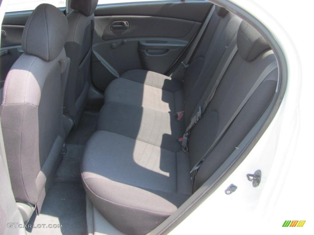 2006 Rio Sedan - White / Gray photo #8