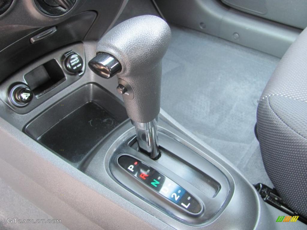 2006 Rio Sedan - White / Gray photo #12