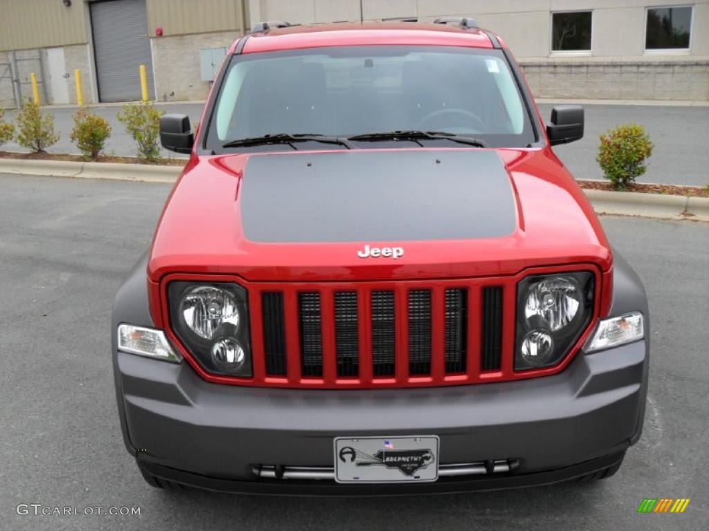 2010 Liberty Renegade 4x4 - Salsa Red Pearl / Dark Slate Gray photo #6