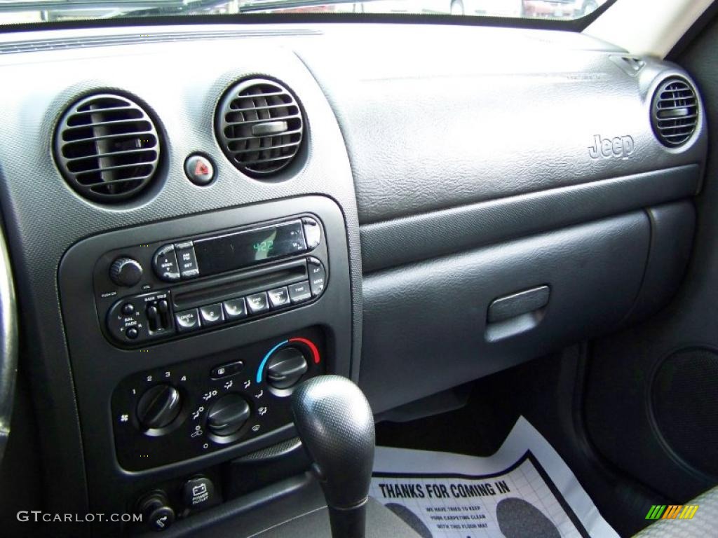 2002 Liberty Sport 4x4 - Bright Silver Metallic / Dark Slate Gray photo #17