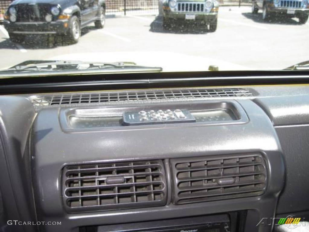 2001 Wrangler Sport 4x4 - Solar Yellow / Agate Black photo #15