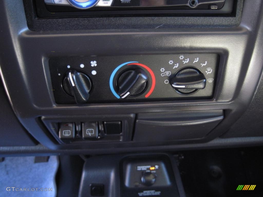 2001 Wrangler Sport 4x4 - Solar Yellow / Agate Black photo #17