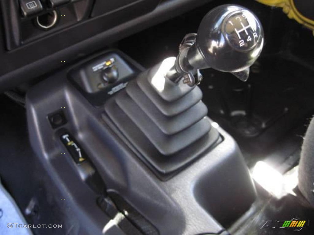 2001 Wrangler Sport 4x4 - Solar Yellow / Agate Black photo #18