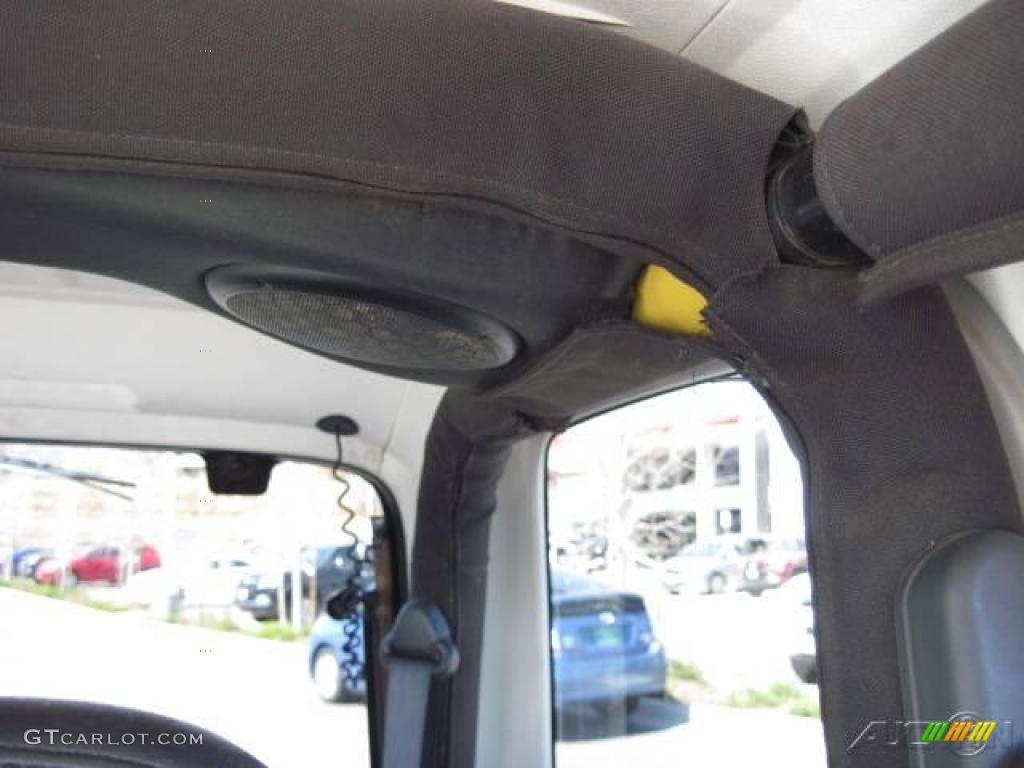 2001 Wrangler Sport 4x4 - Solar Yellow / Agate Black photo #24