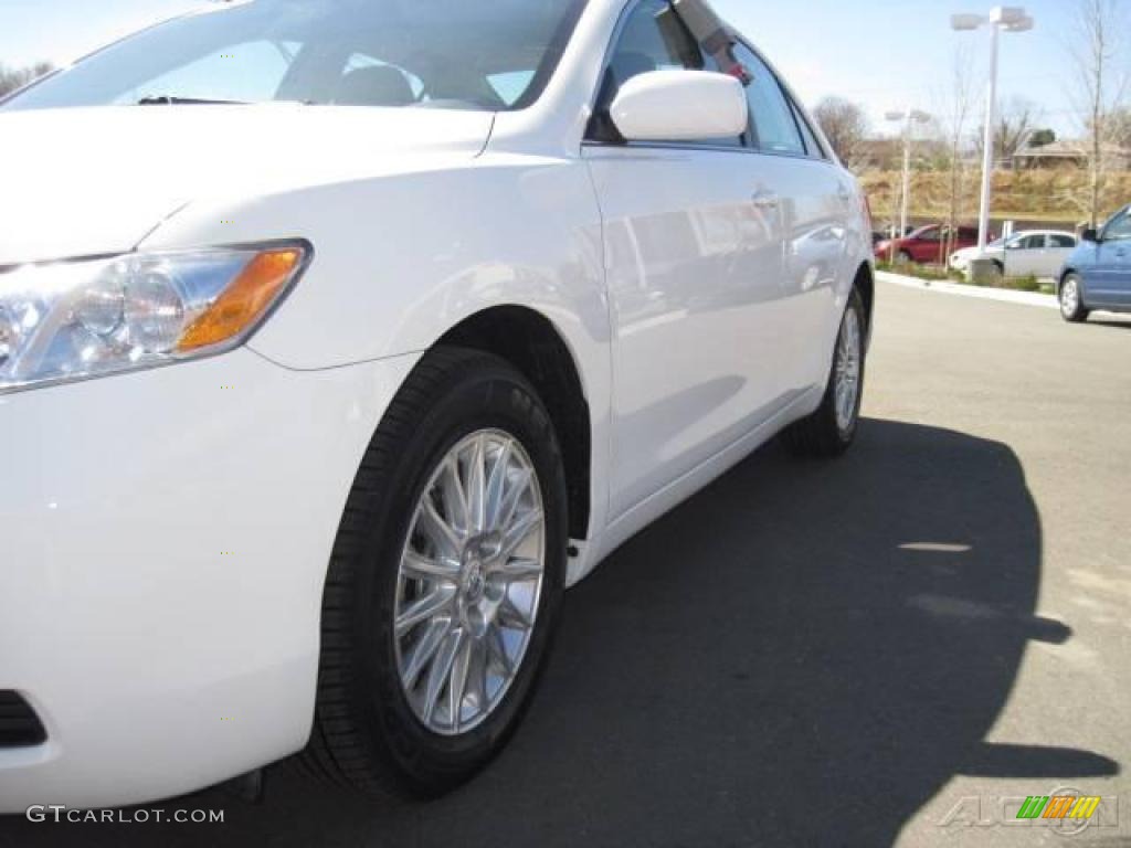 2008 Camry LE - Super White / Ash photo #25