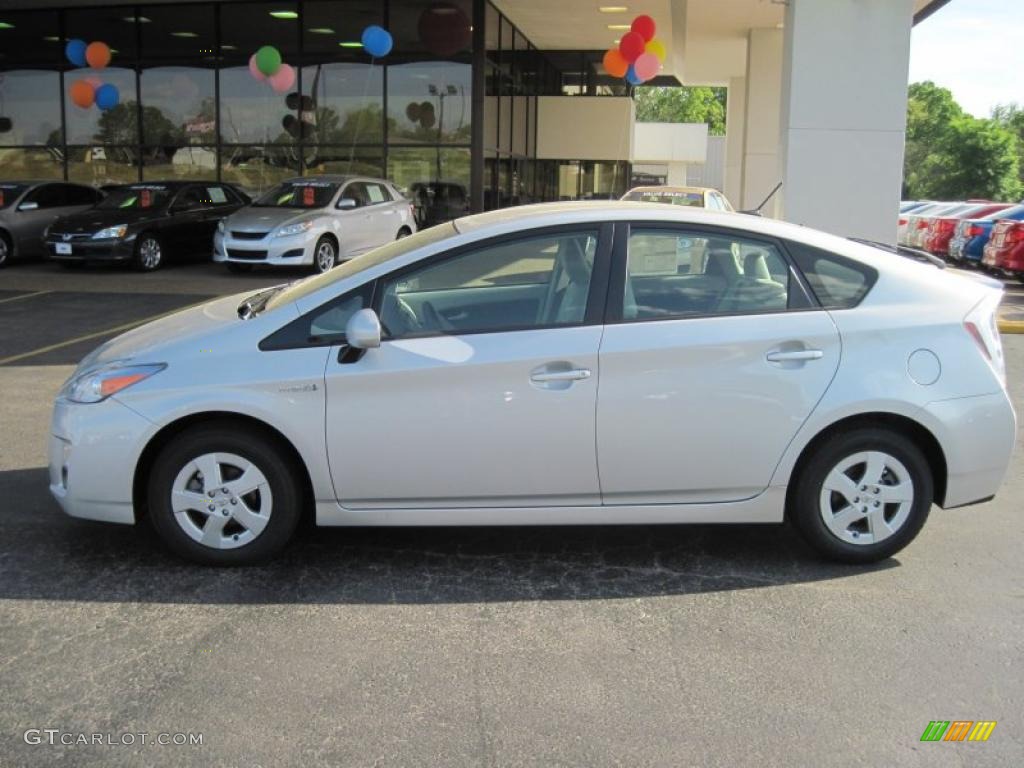 2010 Prius Hybrid III - Classic Silver Metallic / Bisque photo #4