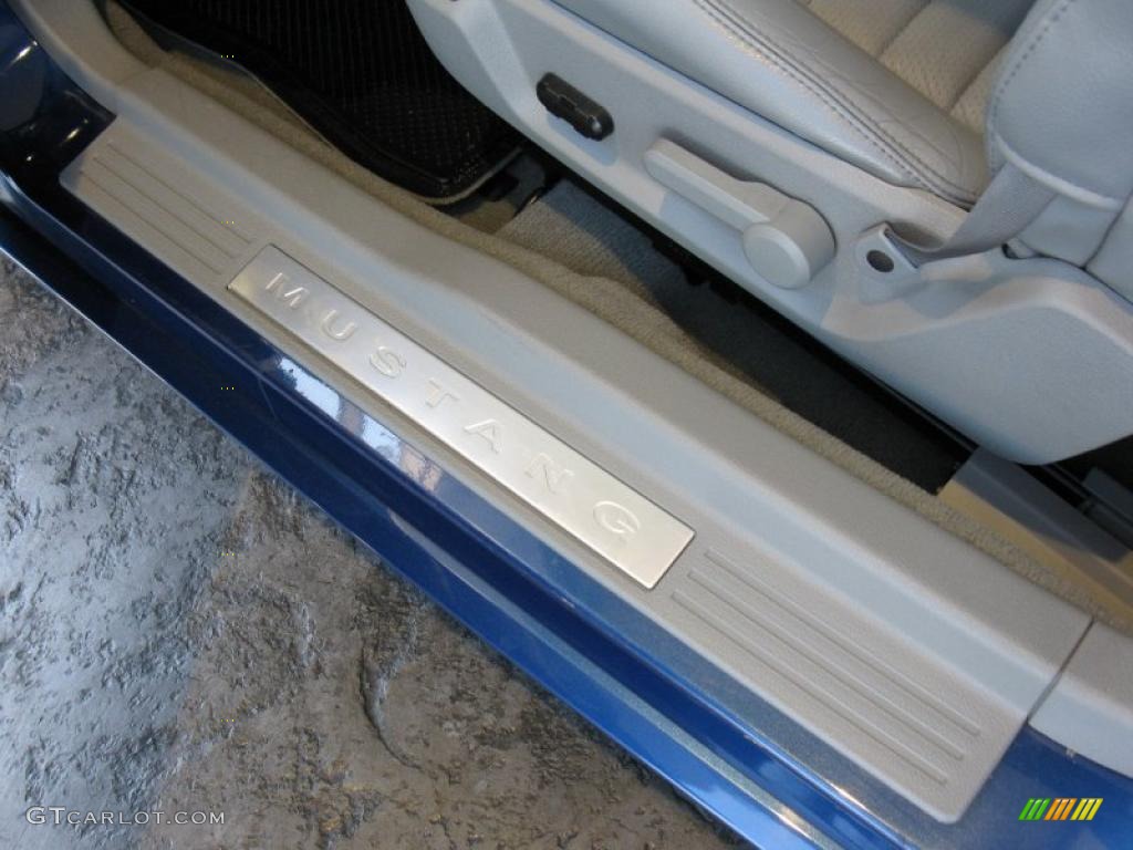2007 Mustang GT Premium Coupe - Vista Blue Metallic / Light Graphite photo #16