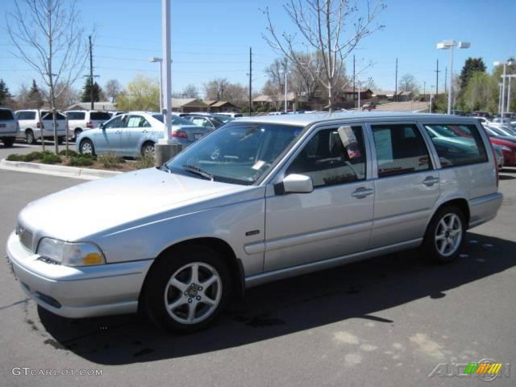 Silver Metallic 1998 Volvo V70 Wagon Exterior Photo #28609031