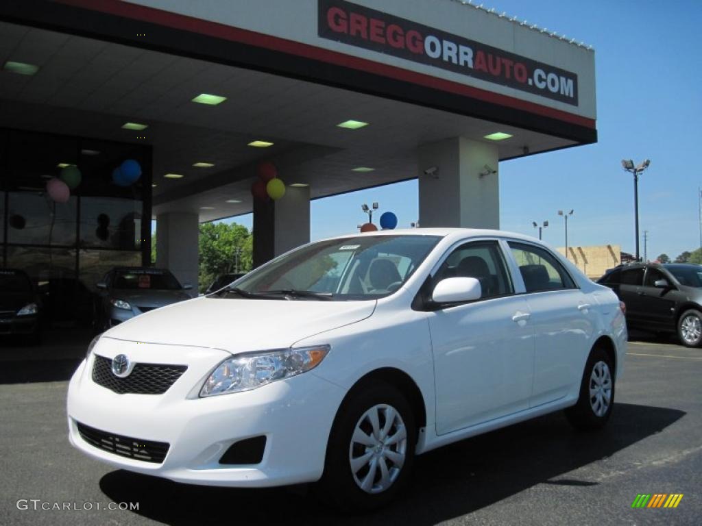 2010 Corolla LE - Super White / Ash photo #1