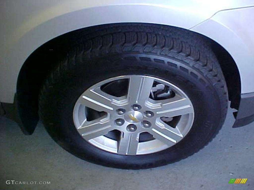 2010 Traverse LT AWD - Silver Ice Metallic / Dark Gray/Light Gray photo #6