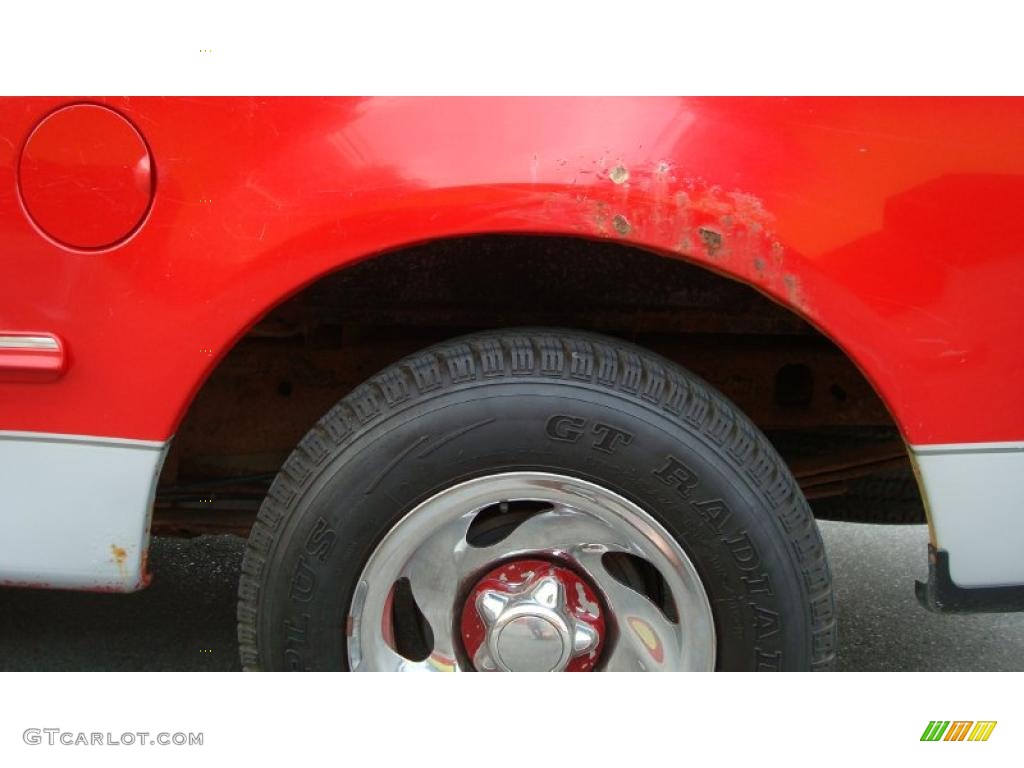 1997 F150 XL Regular Cab - Bright Red / Medium Graphite photo #9