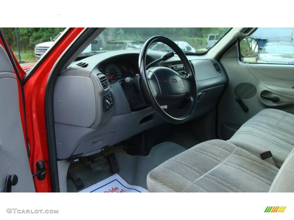 1997 F150 XL Regular Cab - Bright Red / Medium Graphite photo #14