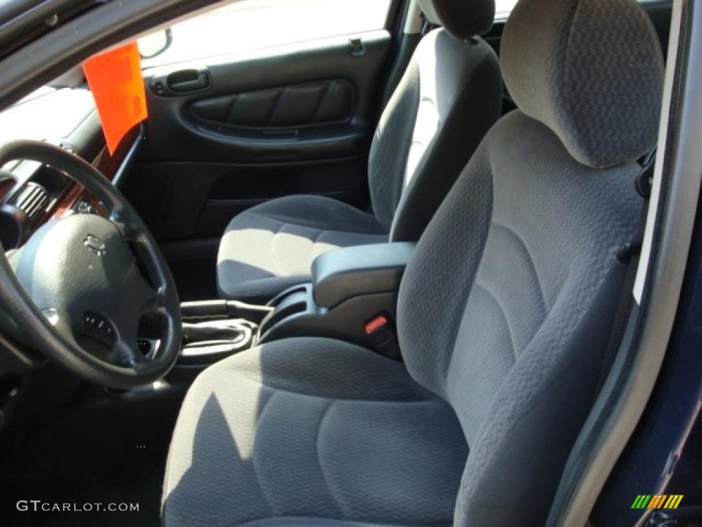 2002 Stratus SE Sedan - Deep Sapphire Blue Pearl / Dark Slate Gray photo #8