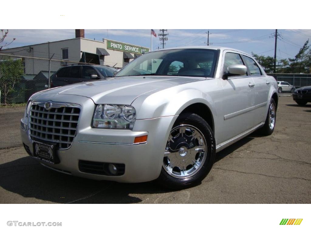 Bright Silver Metallic Chrysler 300