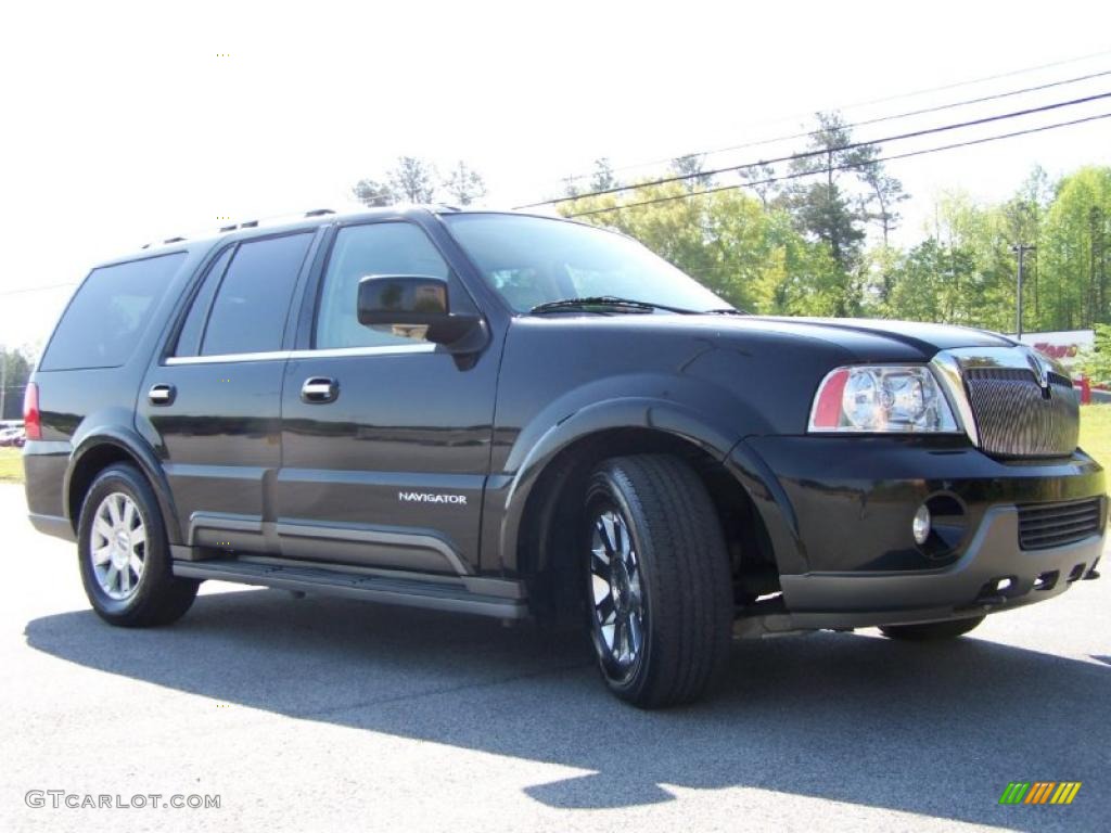 2003 Navigator Luxury 4x4 - Black / Light Parchment photo #10