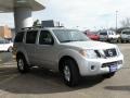 Silver Lightning - Pathfinder SE 4x4 Photo No. 3