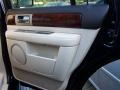 2003 Black Lincoln Navigator Luxury 4x4  photo #48
