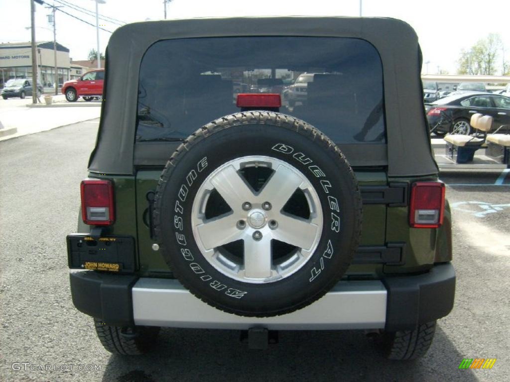2009 Wrangler Unlimited Sahara 4x4 - Jeep Green Metallic / Dark Khaki/Medium Khaki photo #4