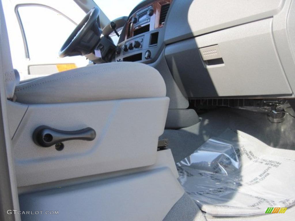 2006 Ram 1500 SLT Quad Cab 4x4 - Bright Silver Metallic / Medium Slate Gray photo #21